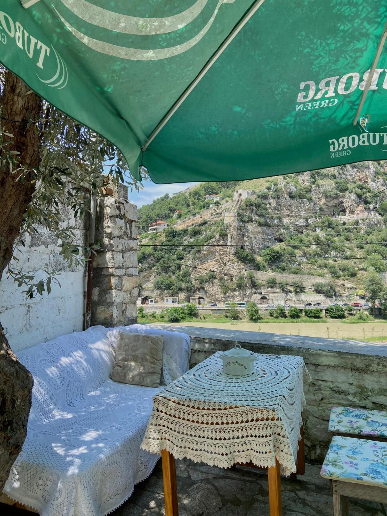 Teo'S Guest House Berat Dış mekan fotoğraf